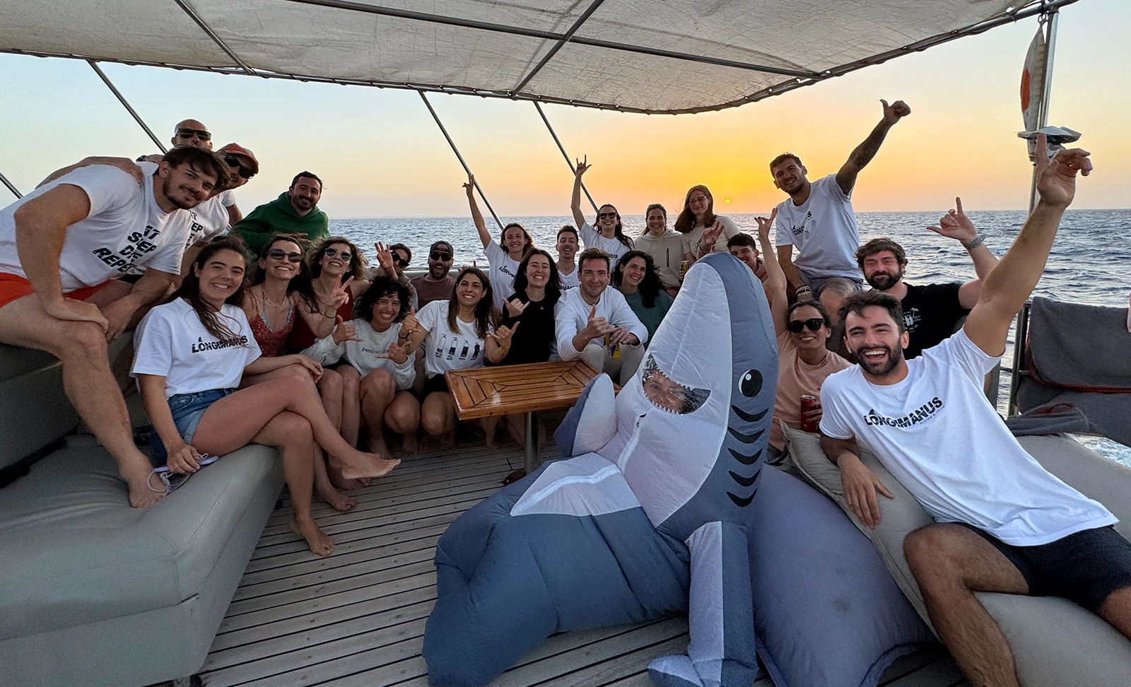viaje de buceo en grupo mar rojo