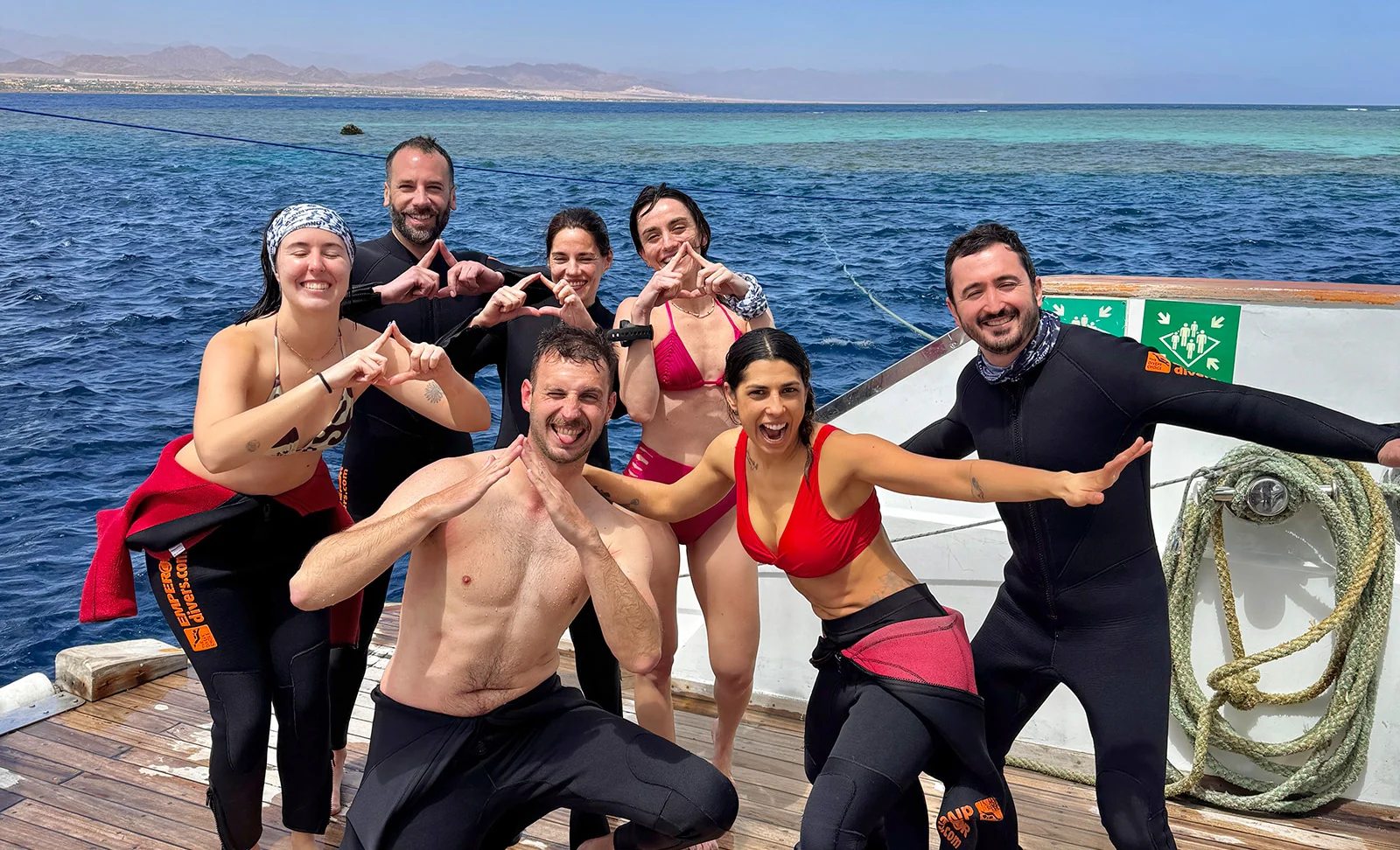 viaje de buceo en grupo mar rojo