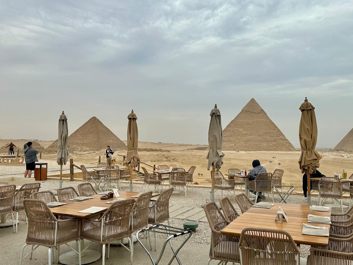 9 Pyramids Lounge donde comer en guiza con vistas a las piramides