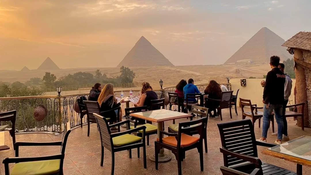 El Hadaba Restaurante Café donde comer en guiza con vistas a las piramides
