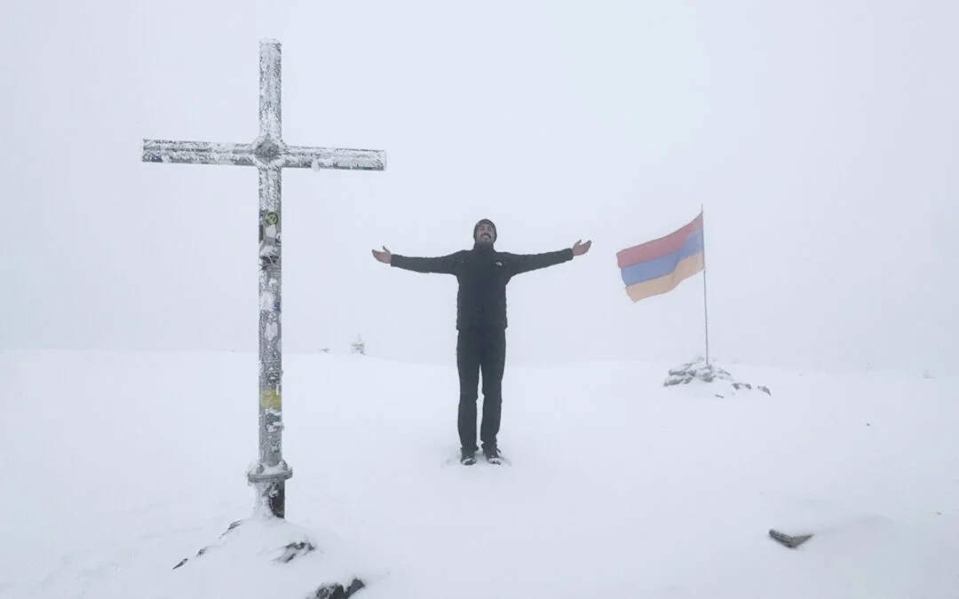 Cómo subir al Monte Aragats por libre y qué hacer en Byurakan
